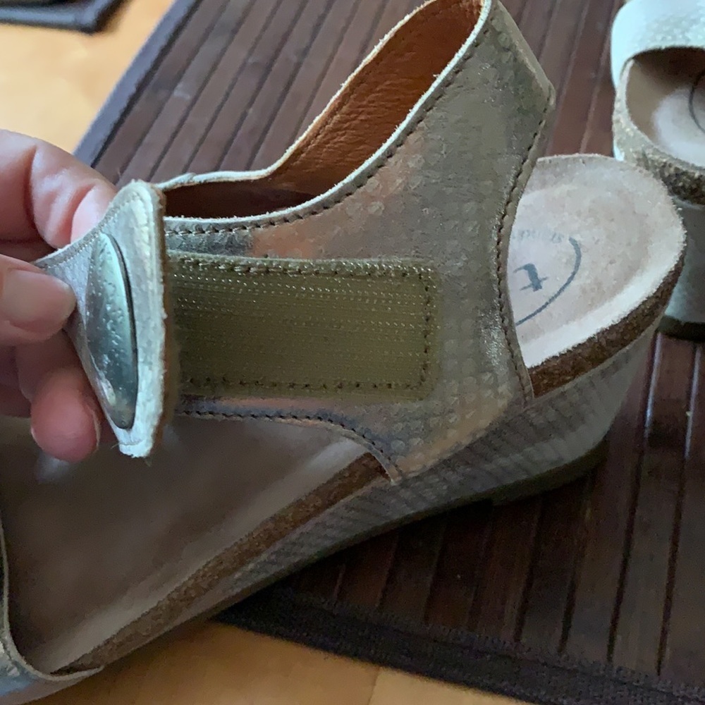 Taos Footwear Silver and Gold Sandals with Wedge Heel - Picture 9 of 11